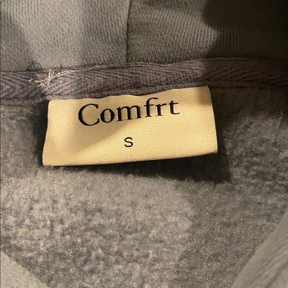 Comfrt travel essential hoodie - Picture 3 of 7